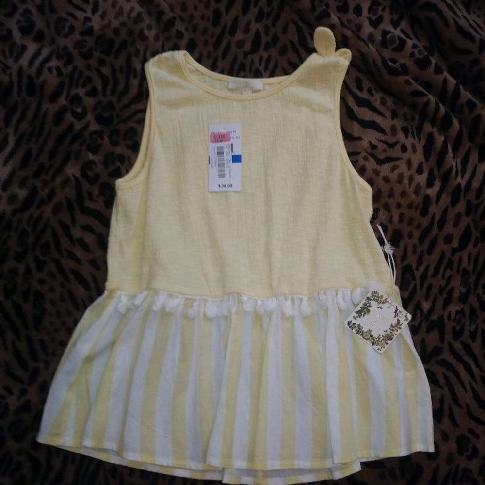 Super cute yellow shirt